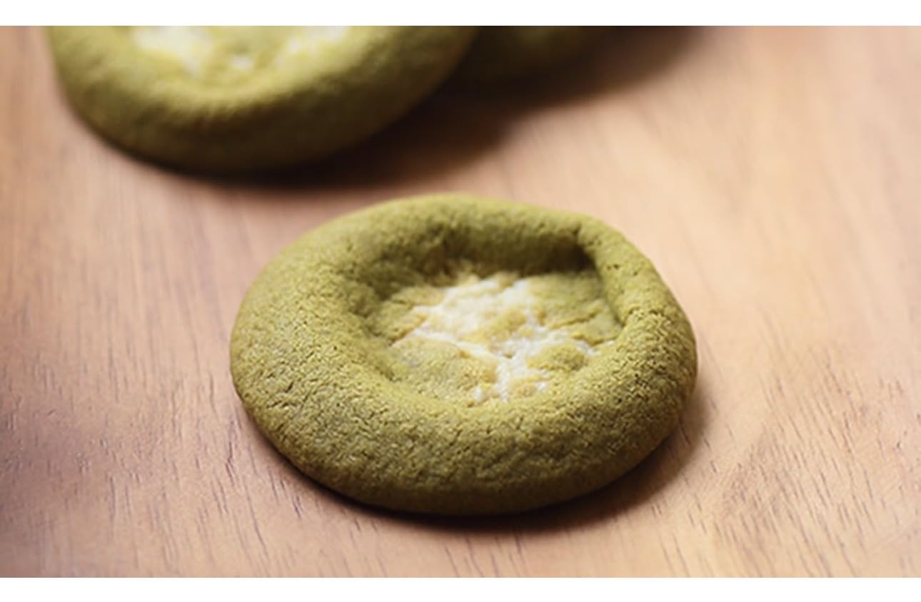 Amazon.co.jp: 【関西エリアの空港限定】抹茶ミルクサブレ くぼ み 8