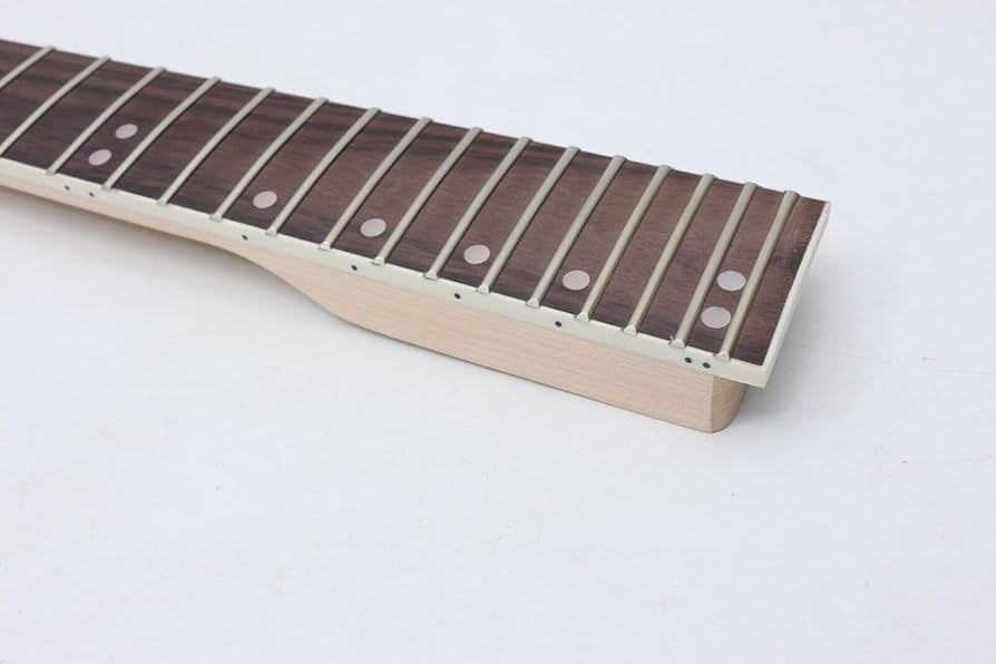 プレイテック　エレキギター 24フレット 51dWOzzheZL._UF350,350_QL50_.jpg