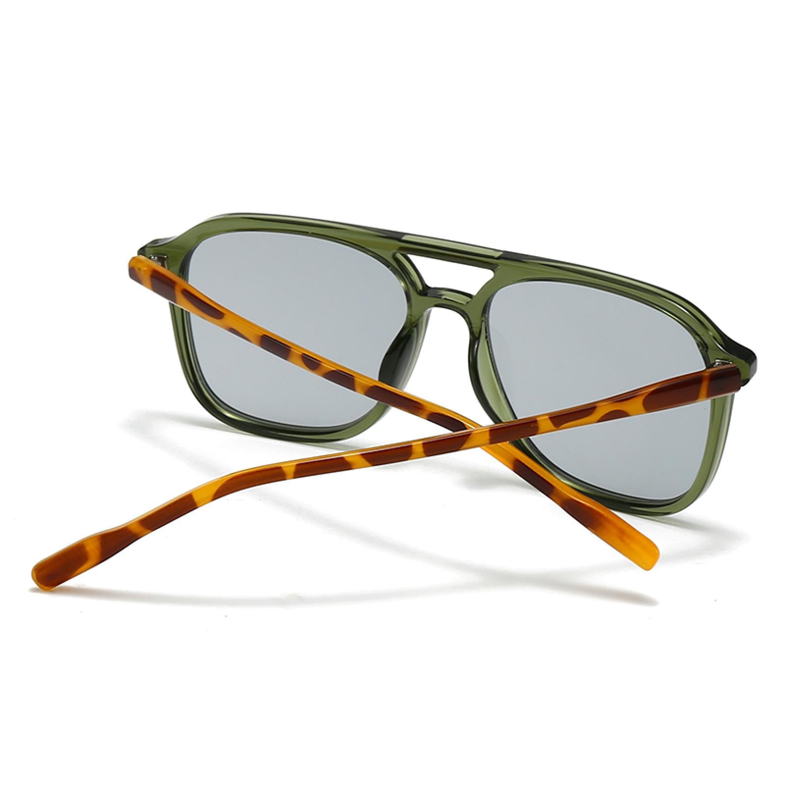 Lunettes de soleil de style rétro