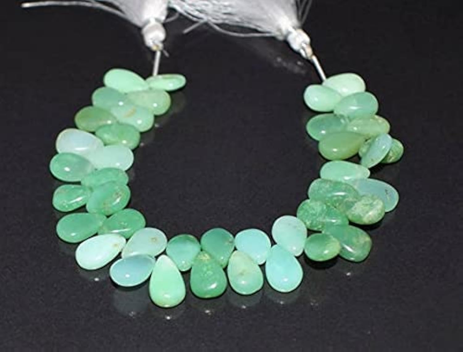 Chrysoprase smooth pear briolette d'exception pour joaillerie haut de gamme