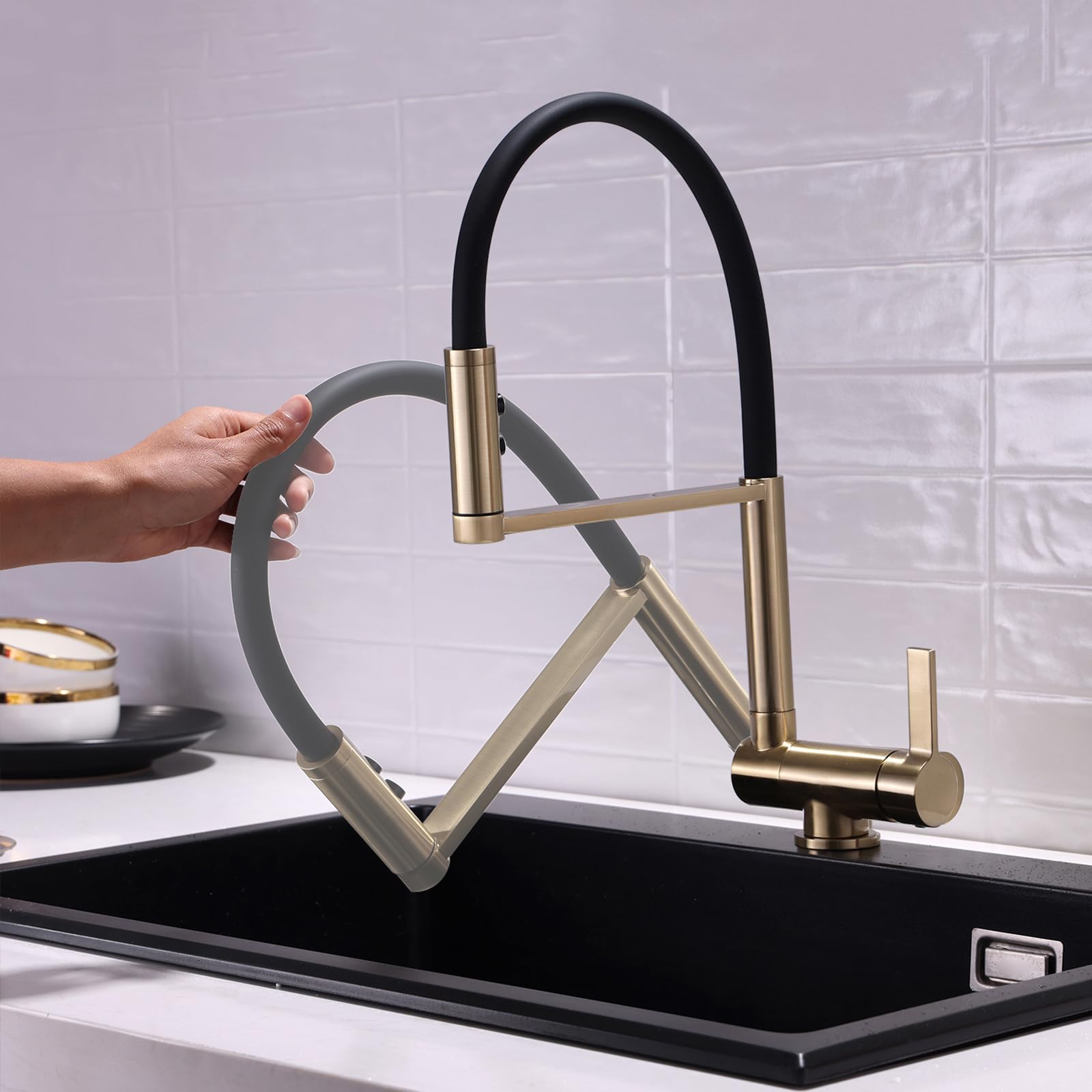 ZYCHSJXA Kitchen Tap with Spray Head 2 Modes Sink Folding Flexible Spout 360° Swivel Faucet Brushed Gold