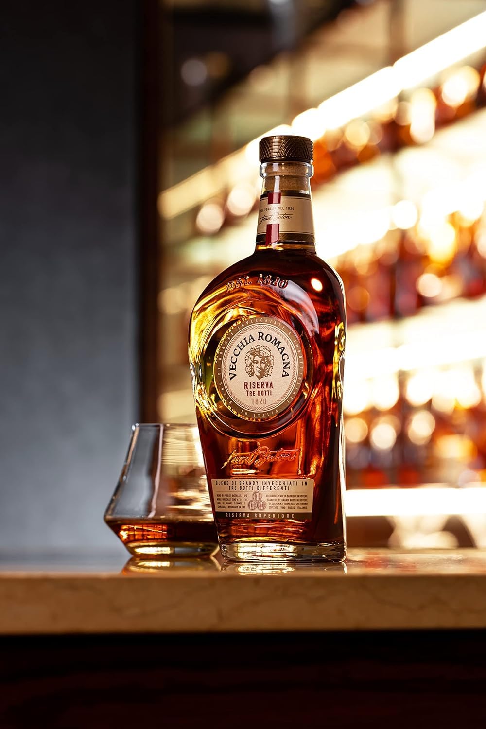 Vecchia Romagna Tre Botti - der italienische Brandy schlechthin Flasche mit 70 cl, 40,8% Vol.