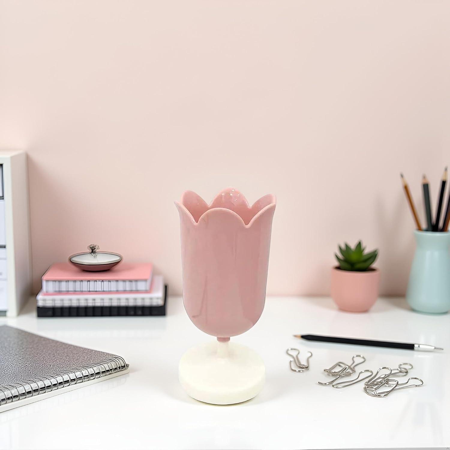 Pen Holder for Desk, Plastic Tulip Pen Holder Girl Small Makeup Box Cute Stationery Organizer Pencil Stand Case Pencil Cups Desktop Decoration Pencil Holders Office and School Supplies (Pink)