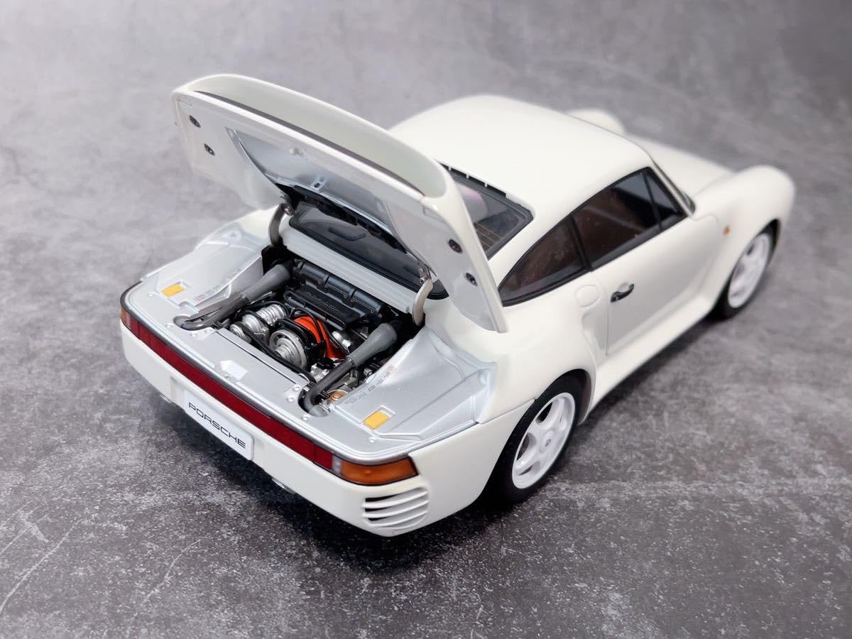 AUTOart ホワイト スポーツカー 1/18 AUTOart ホワイト スポーツカー 1/18