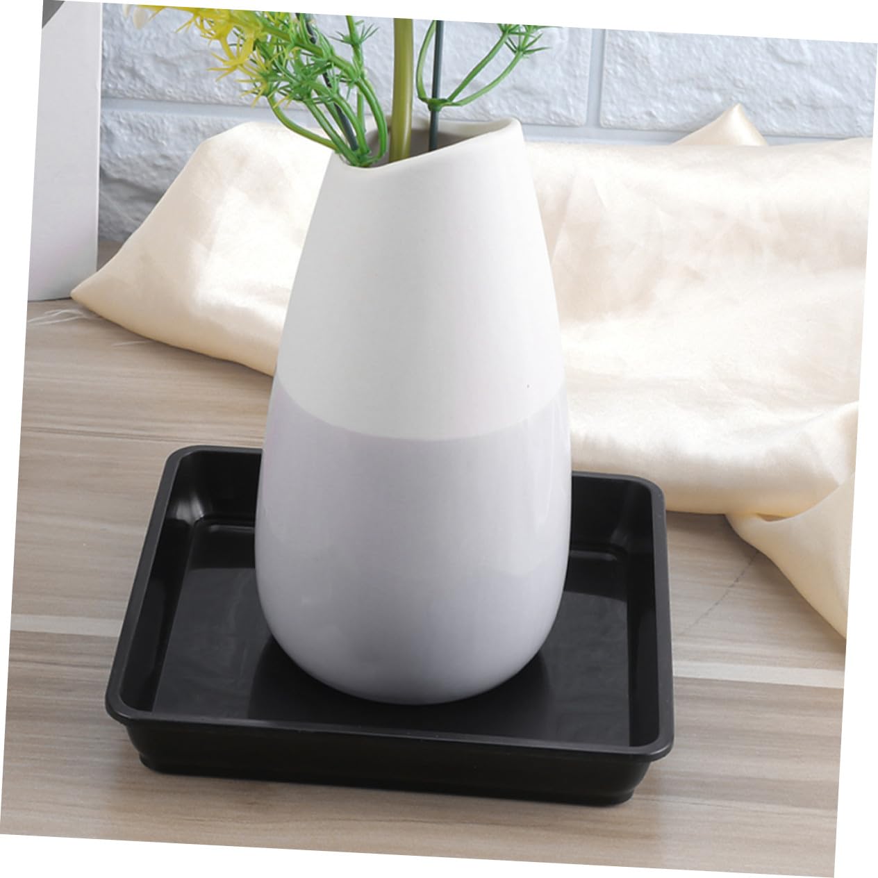 Bandejas De Goteo para Plantas 15 Unidades Resistentes De Plástico Base Cuadrada 18x18 Cm Ideales para Macetas En Casa y Jardín