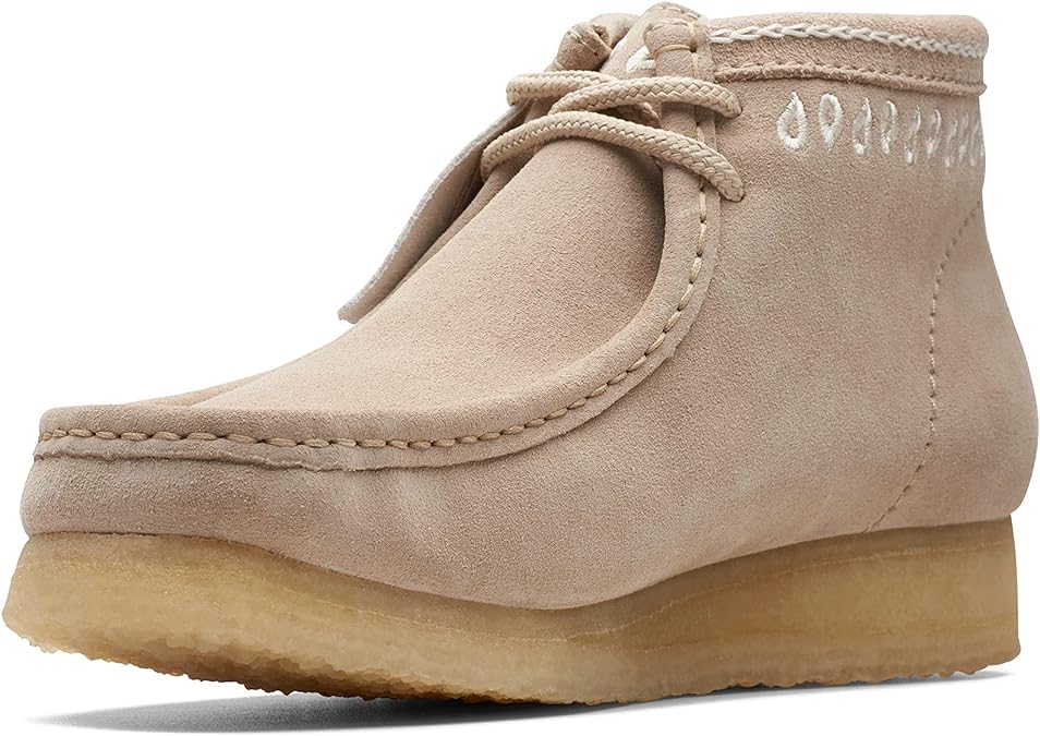Image of Clarks Womens Wallabee Suede Fringe Lace Up Flats