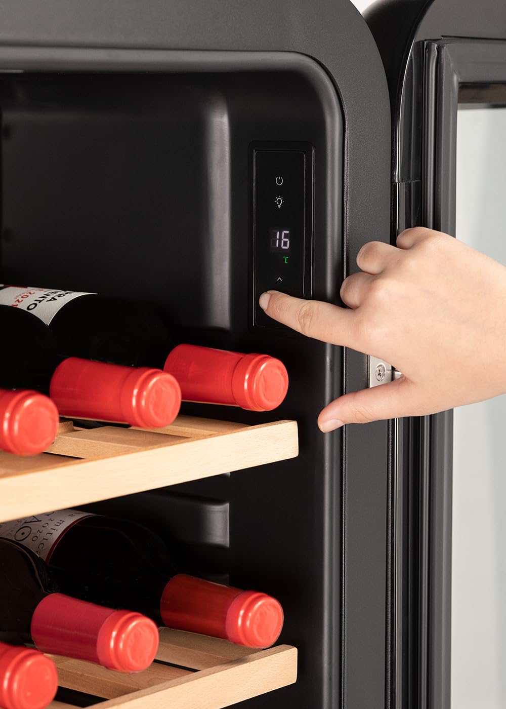 CREATE/WINECOOLER RETRO XXL/Cave à vin électrique 76 bouteilles, blanc cassé/Design rétro, 208L, bouteilles 75cl, matériaux robustes