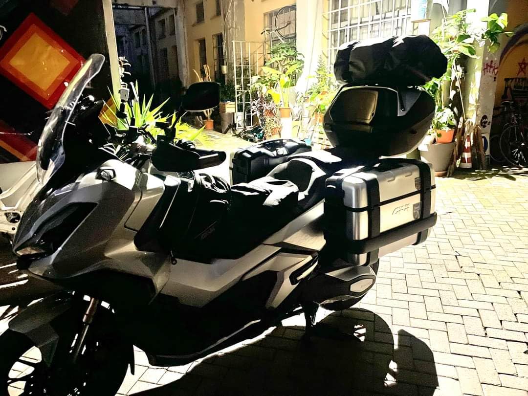 Lartech-Moto Seitenkoffer Taschenträger für Honda ADV 350 et Honda Forza 125 300 350 (2017-)