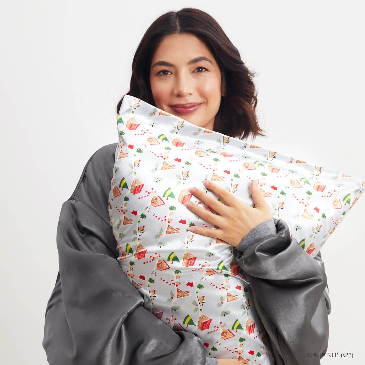 Elf x Kitsch Satin Pillowcase - Softer Than Silk Pillowcase for Hair & Skin, Elf - Periwinkle Christmas, King (1 Pack) - Image 3