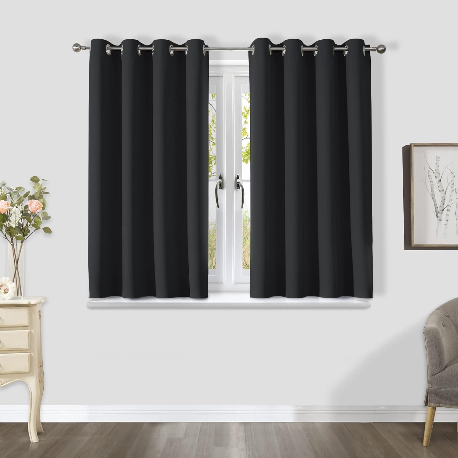 CUCRAF Verdunklungsvorhänge Thermovorhang Kälteschutz 2er Set H160 x B117cm Vorhänge mit Ösen Schwarz Vorhang Blickdicht Weich und Langlebig Schallschutz Vorhang für Schlafzimmer Wohnzimmer
