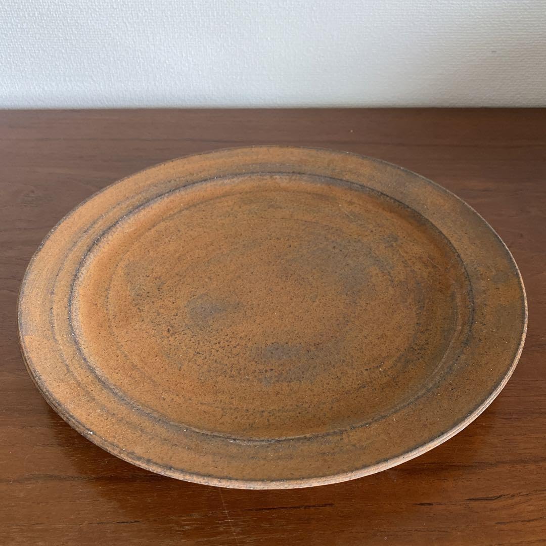 Amazon.co.jp: 二階堂明弘 焼き締めリム皿 赤〈品〉 : ホーム