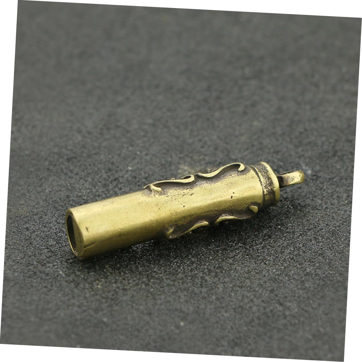 INOOMP 5pezzi Portachiavi Fischietto Ottone Forma Di Teschio Mini Fischietto Decorativo Per Attività All Aperto e Uso Di Emergenza Accessorio Leggero e Portatile Da Appendere Al Collo o
