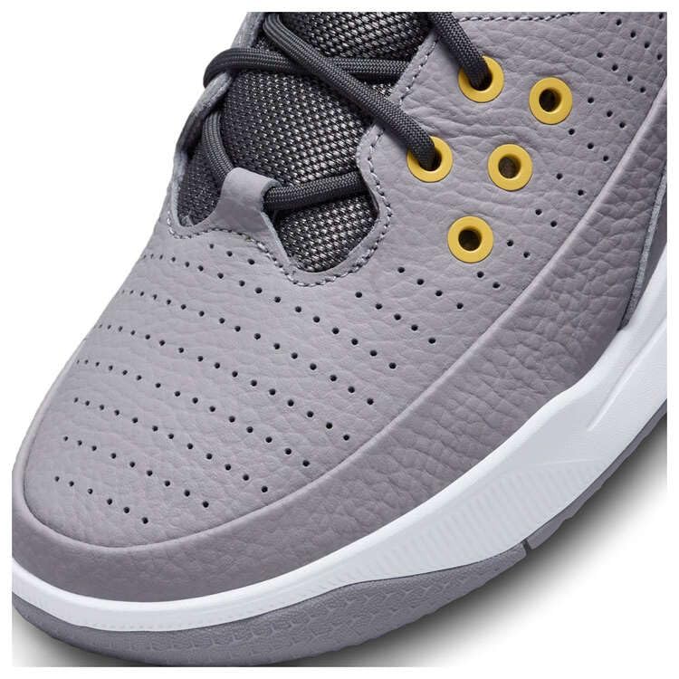 Image of Nike Men's Jordan Max Aura 5 Basketball Shoes