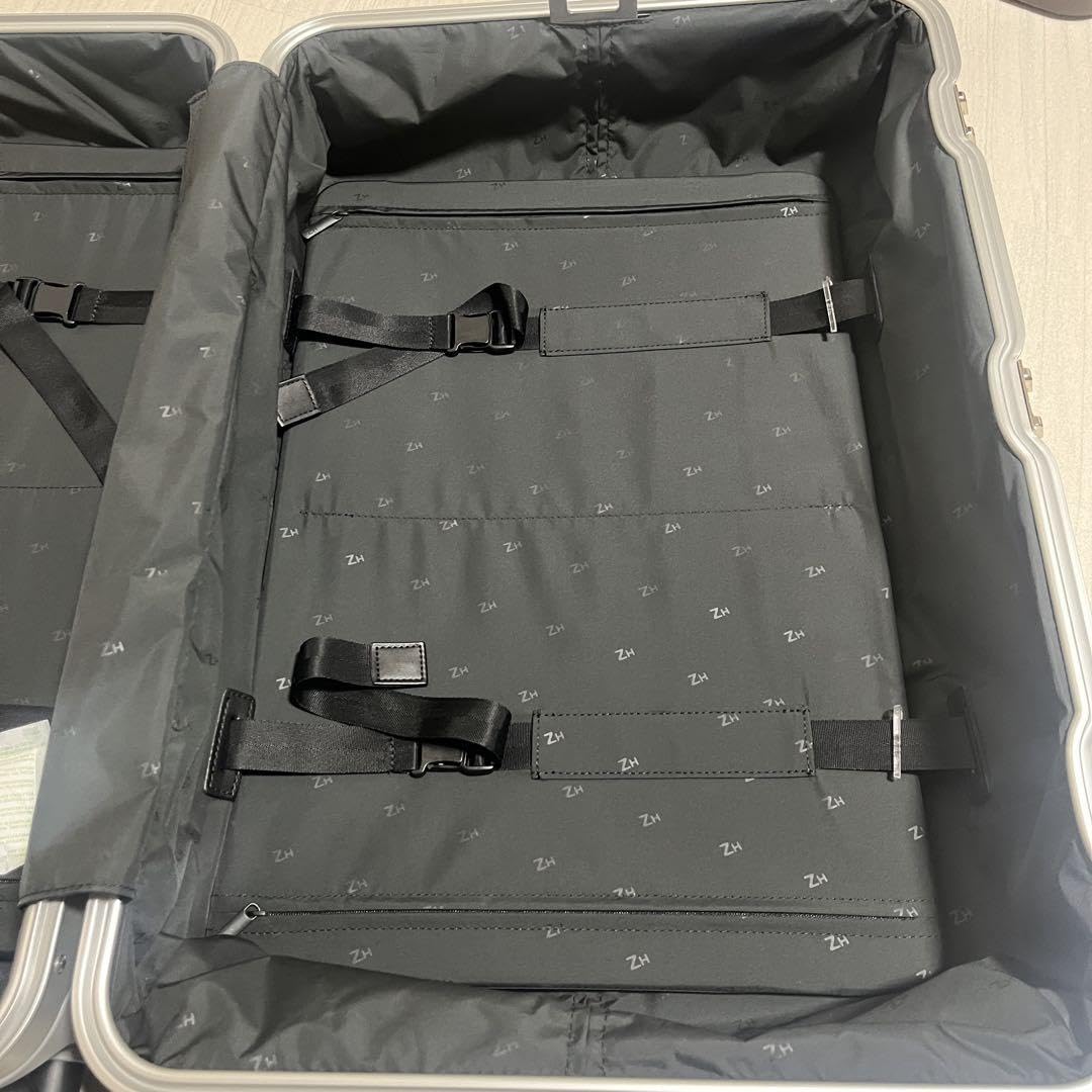 バッグ ZOROHALLIBURTON Classic Aluminum 3.0 59L Classic Aluminum 3.0 | Medium Travel Case 59L – Zero Halliburton