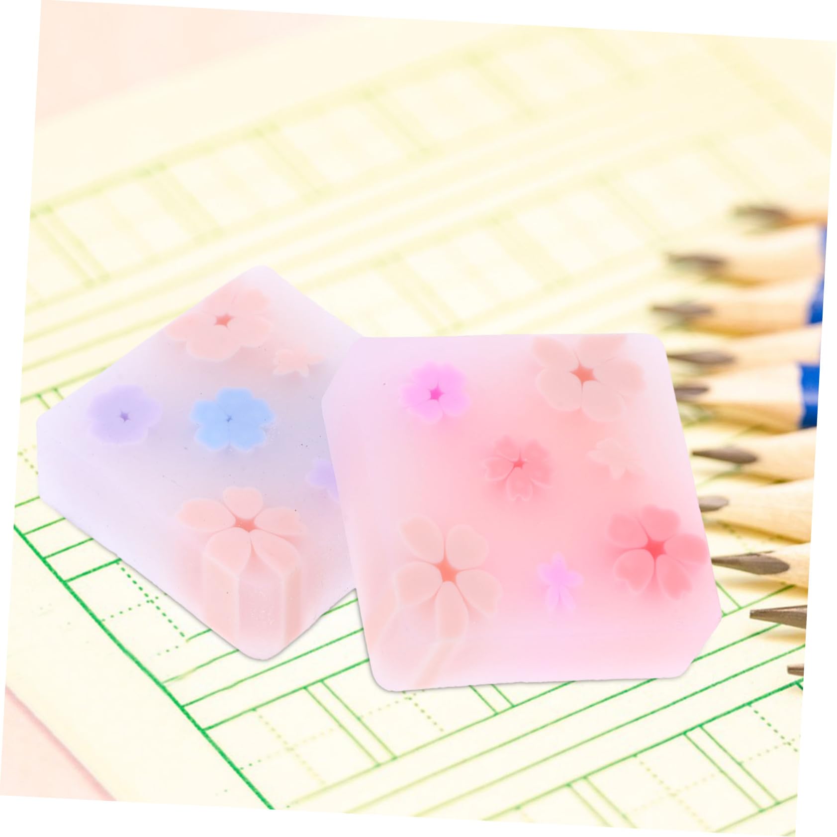SHOWERORO 32pezzi Cute Jelly Erasers Multi-function Delicate Pencil Erasers for School and Office Supplies