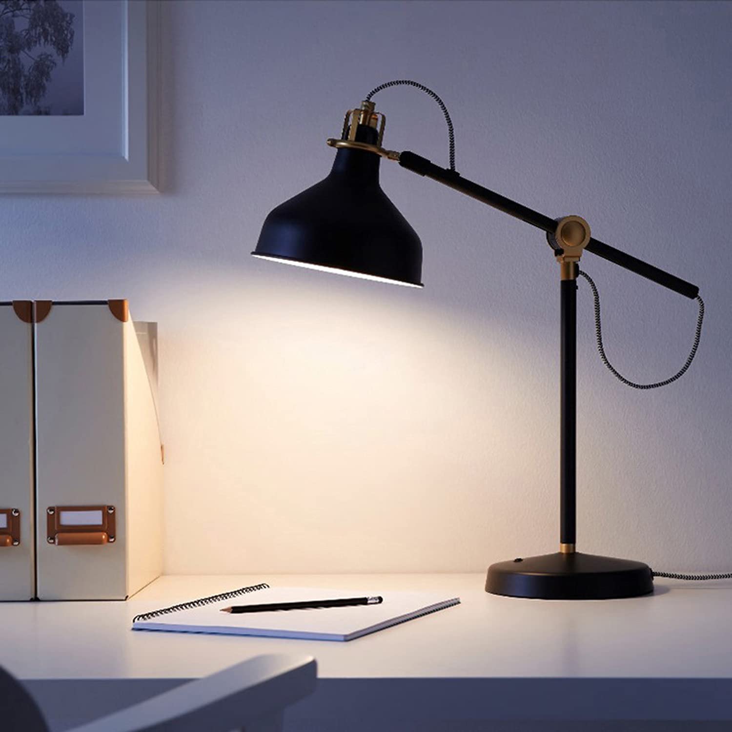 Lampada da scrivania con Braccio snodabile con portalampada a Vite E27, Morsetto Flessibile, Lampada da Tavolo per Lettura, Lavoro, Ufficio e Artigianato, Luce da scrivania Bianca trasparent