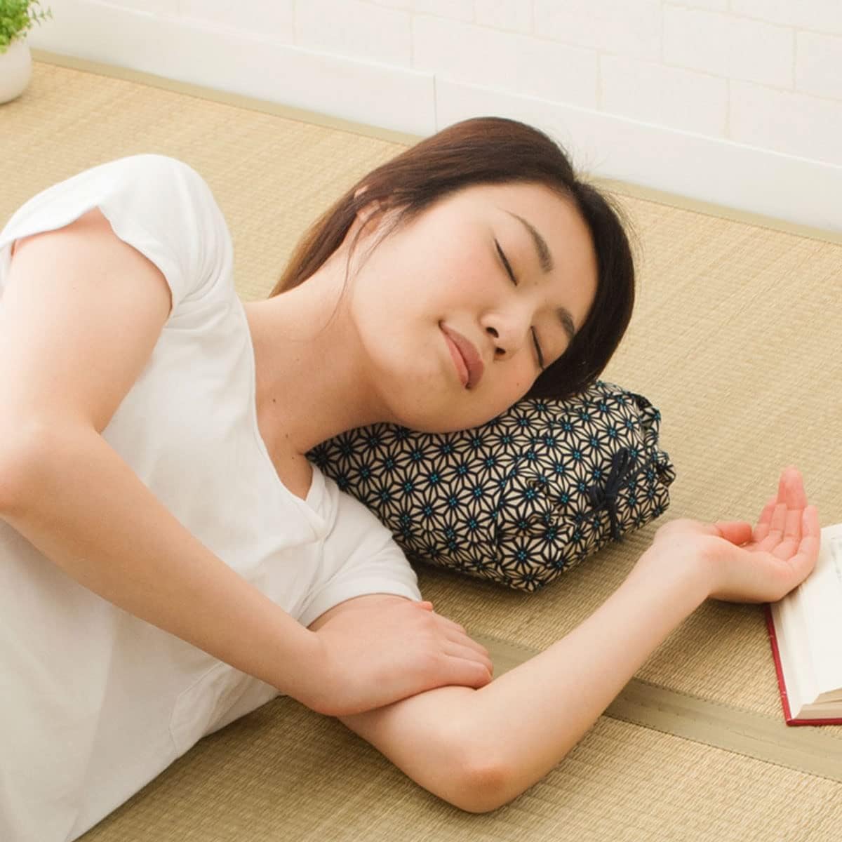 EMOOR Buckwheat Husk Pillow.(Checkered-Blue) Made in Japan