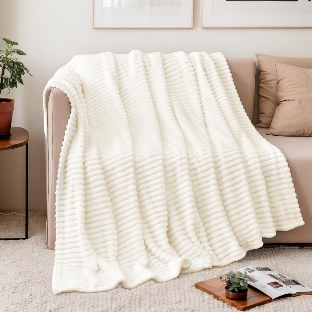BananaHome Throw Blanket for Couch or Bed, Super Soft Cozy Fleece Blankets for Women, Lightweight Fuzzy Warm Flannel Blanket Suitable for Room Decor (White, 100x150cm)
