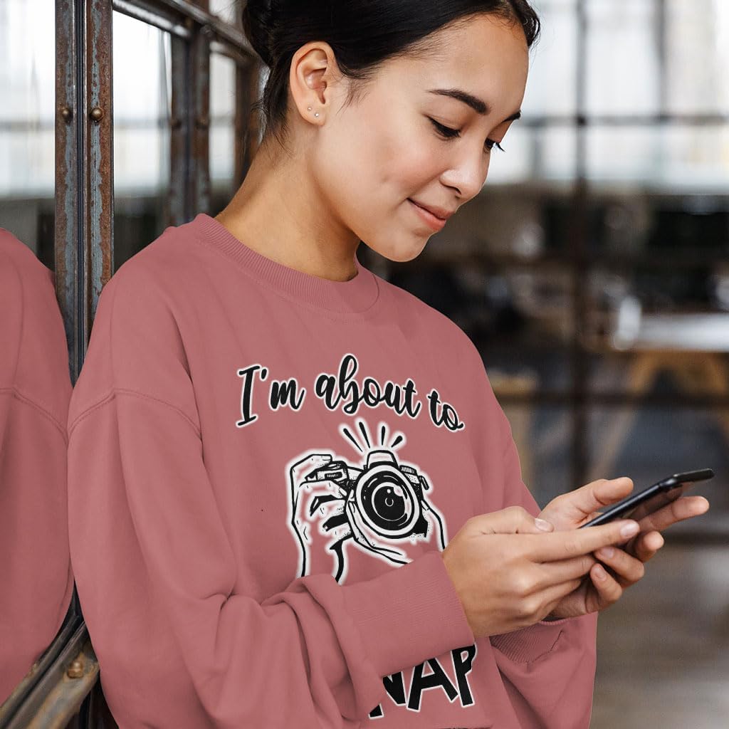 I'm About to Snap Cropped Long Sleeve T-Shirt - Print Women's T-Shirt - Camera Long Sleeve Tee