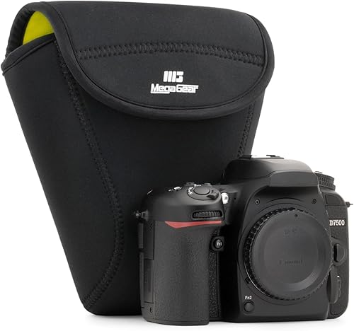 Miniatura 8 de Mega Gear Nikon D7500 MG1252 - Funda de neopreno ultraligera para cámara, con mosquetón, color negro