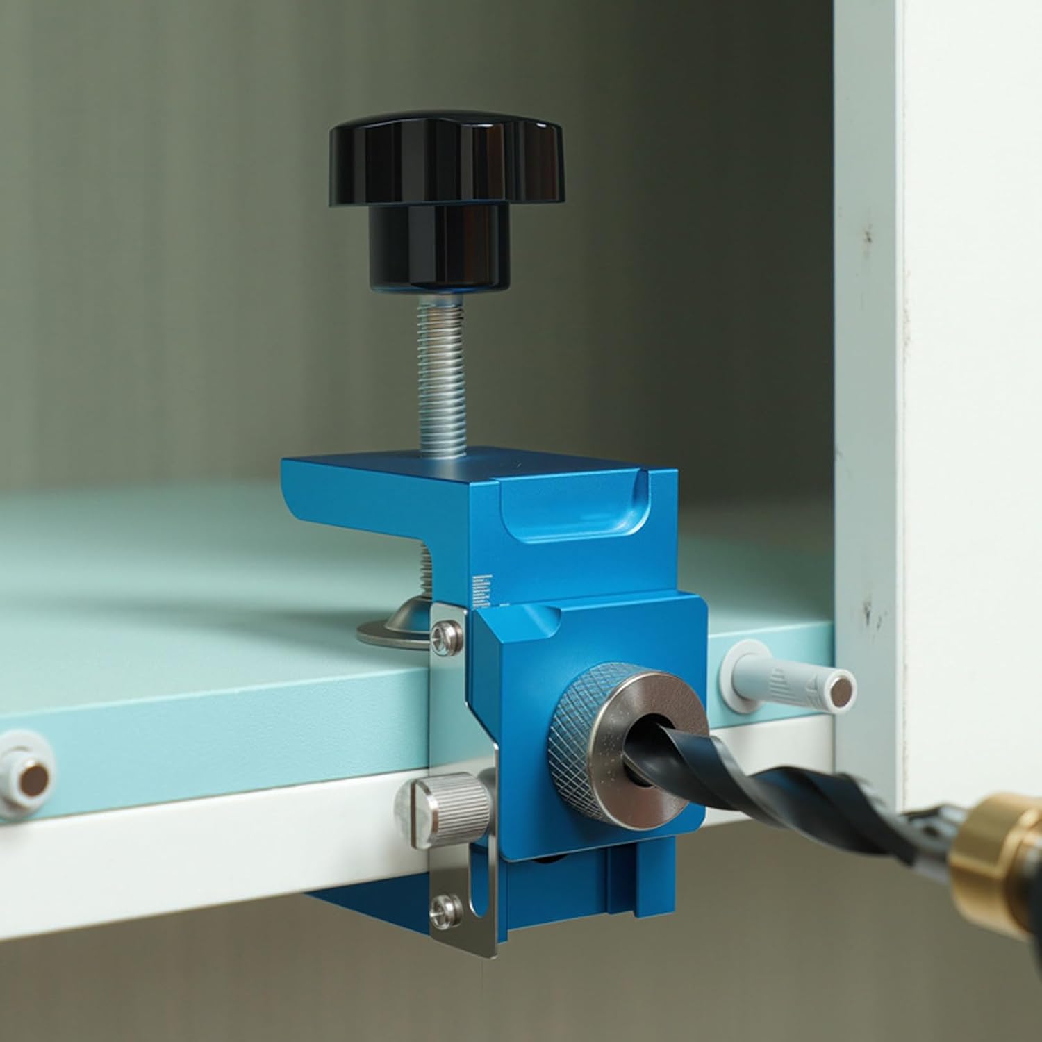 Adjustable Positioner Drill Guide Locator Door Panel Installation Jigs Furniture Connecting Hole Puncher Tool Easy To Use Aluminum Alloy Cabinet Door Drilling Positioner Installation Jig Clamp