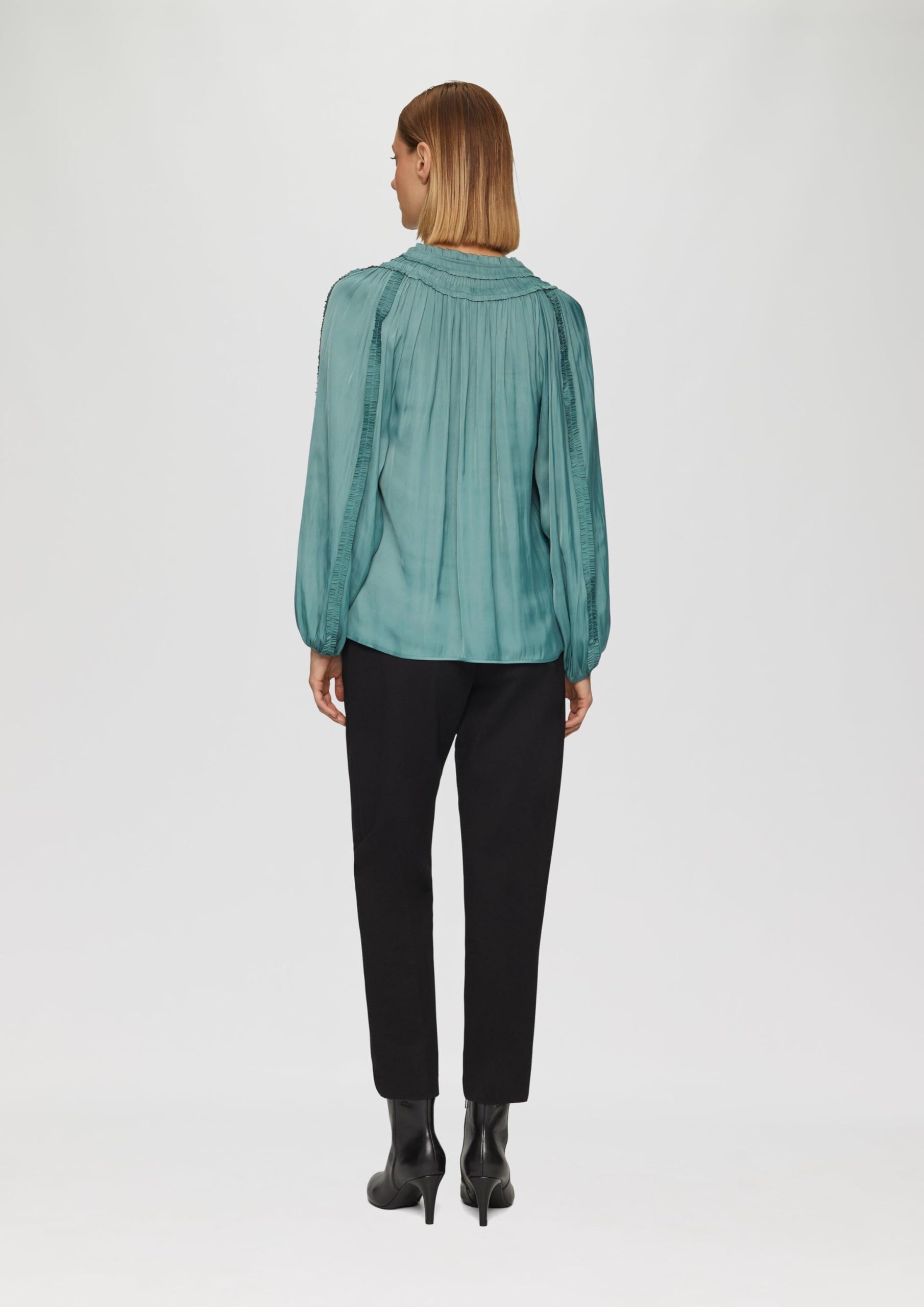 s.Oliver Black Label 2158627 Blusa túnica con Detalles de Volantes Mujer (Pack de 1)