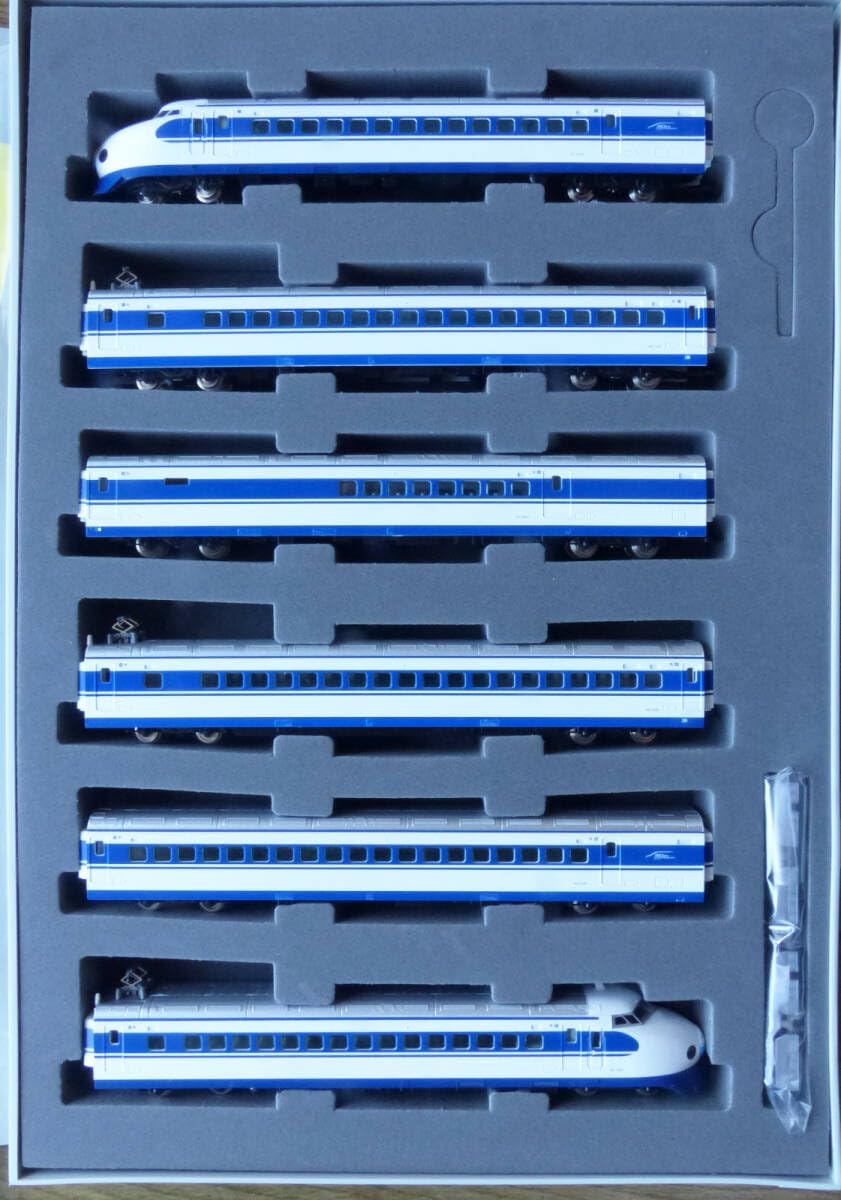 【限定品】TOMIX 0系ひかり 山陽新幹線博多駅開業30周年記念 限定品】山陽新幹線博多開業30周年記念0系ひかりセット - メルカリ