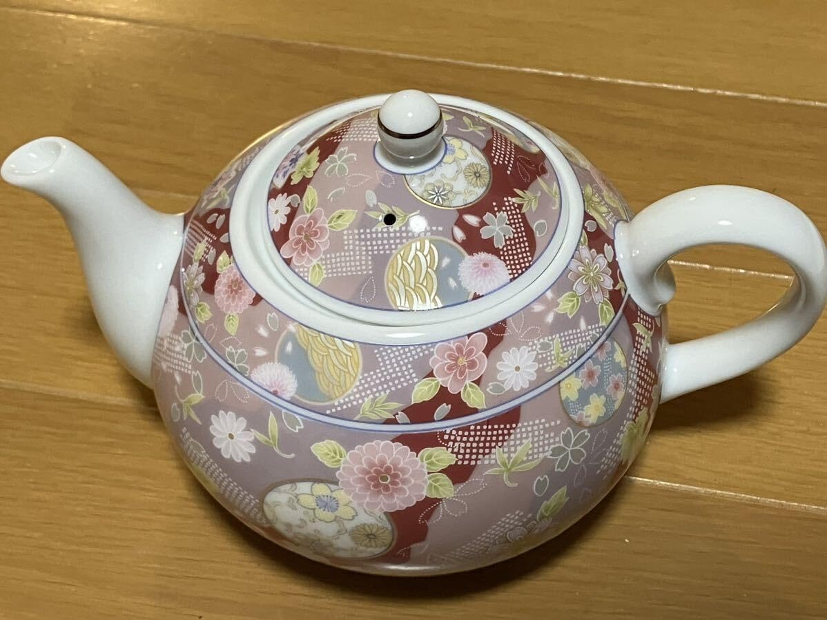 中村勘三郎 花柄食器セット 6点 Amazon.co.jp: 中村勘三郎 和陶器 華ちりめん 八様皿鉢揃 二段
