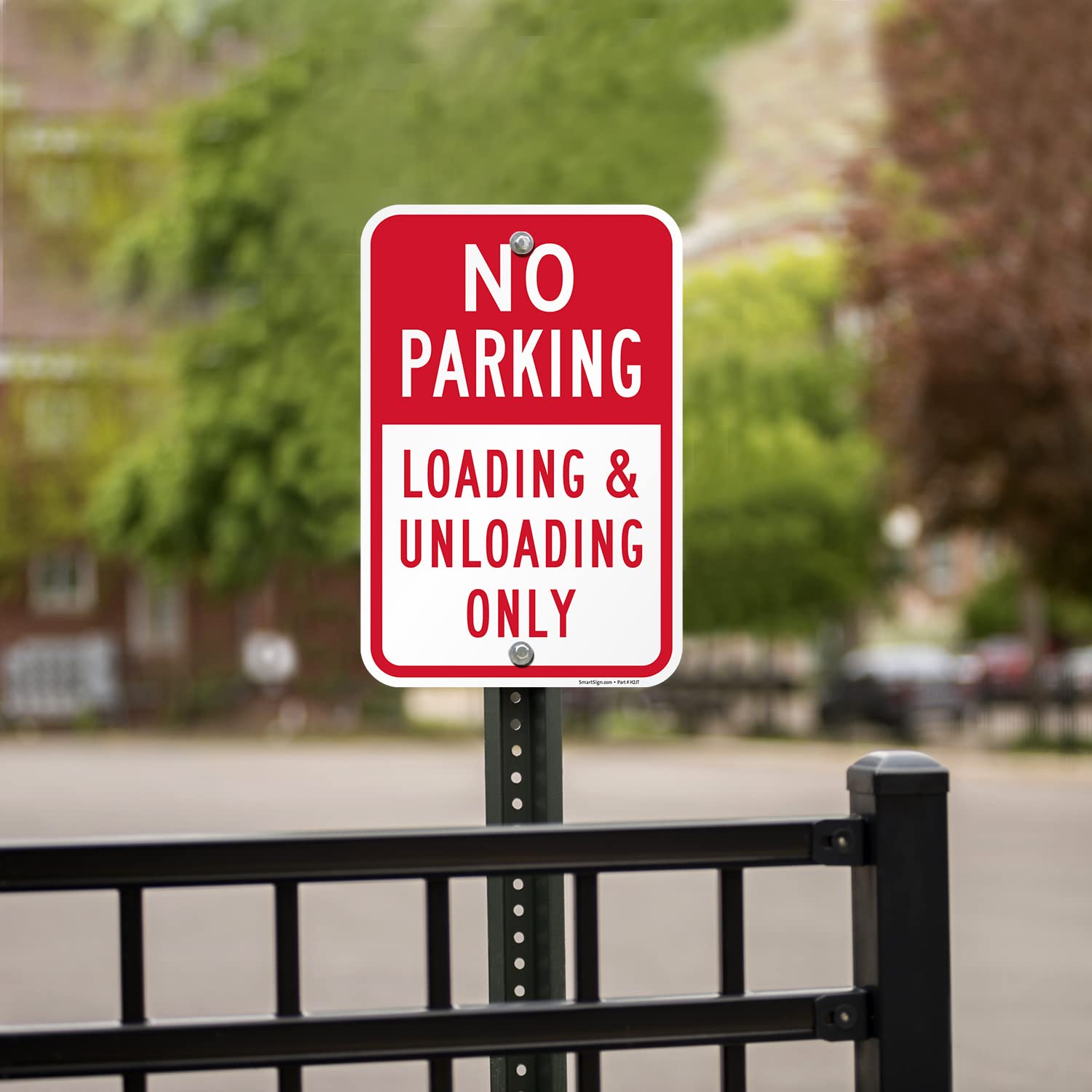 SmartSign Basics - Letrero de metal con texto en inglés "No Parking - Loading And Unloading Only", 18 x 12 pulgadas, compuesto de aluminio de 120 mil (ACM), material reflectante de grado ingeniero,