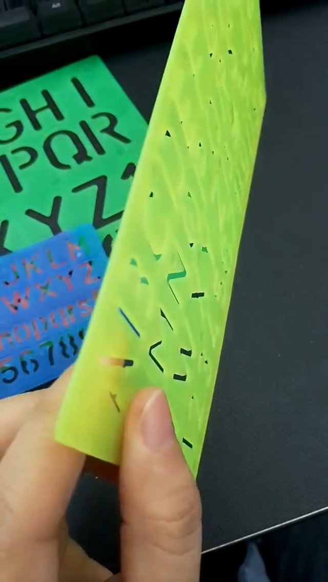 26 Pezzi Lettera di Stencil Plastica Alfabeto Stencil Set per Pittura