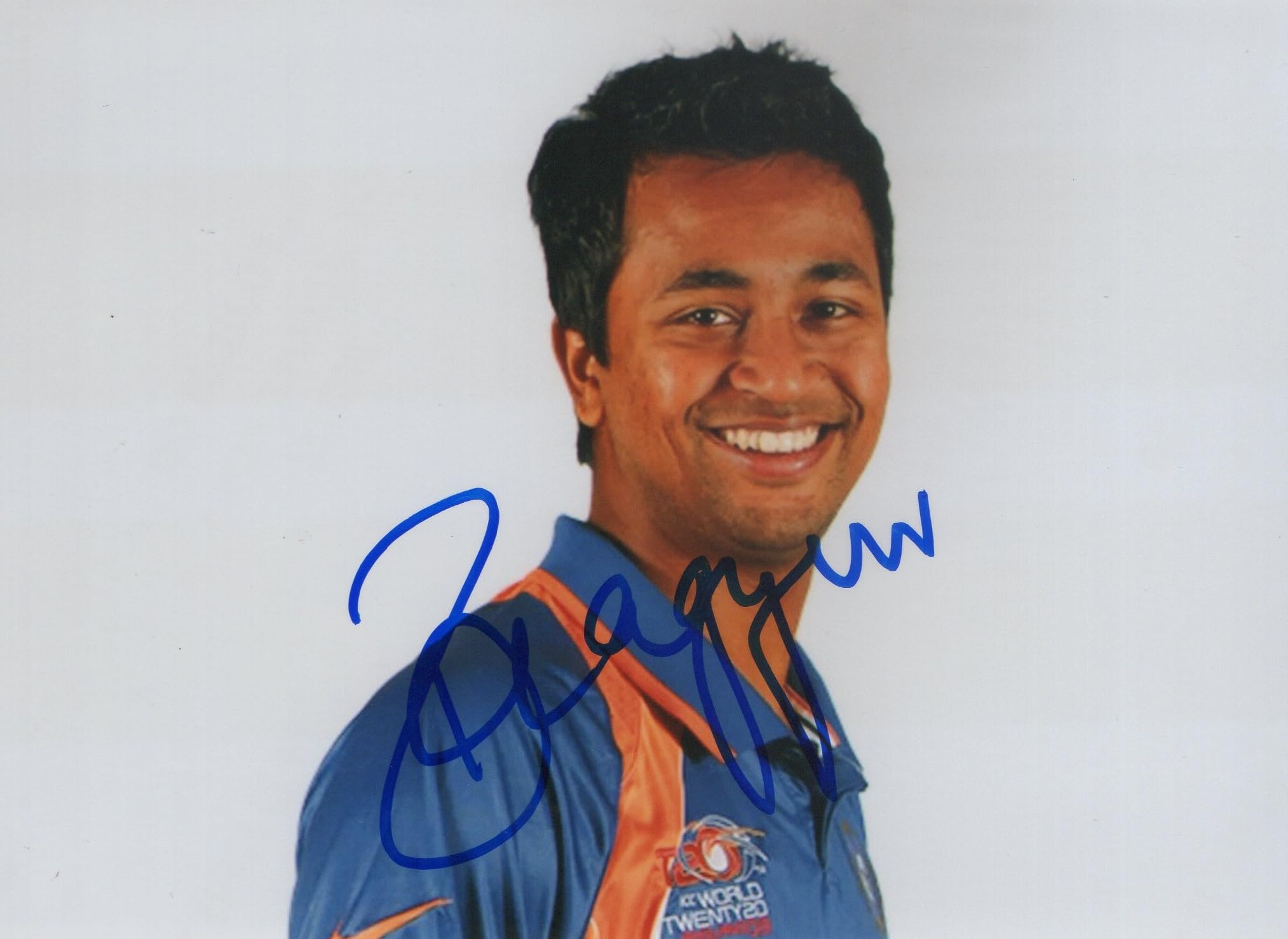 5x7 Inches Original Autographed Photo of Indian Cricketer Pragyan Ojha-image-1