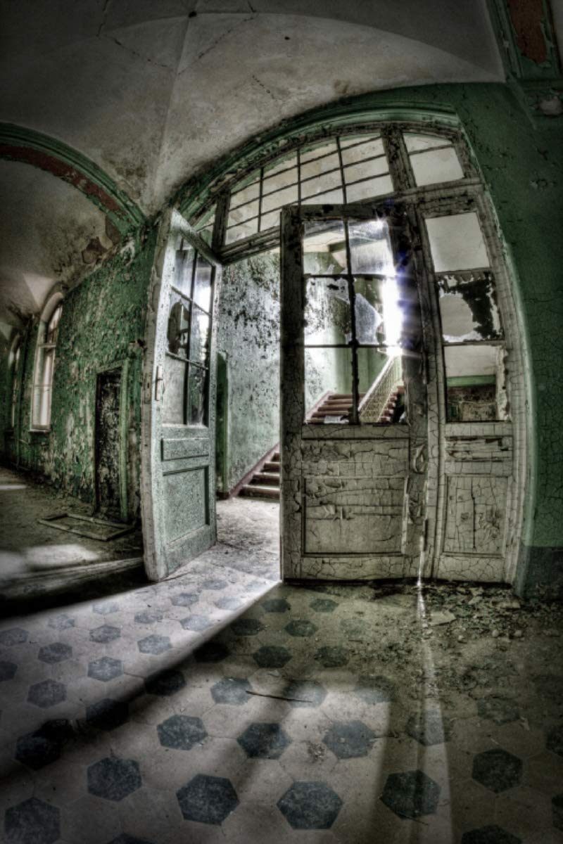 Premium Textil-Leinwand 50 x 75 cm Hoch-Format Lost Places Vergessene Orte | Wandbild, HD-Bild auf Keilrahmen, Fertigbild auf hochwertigem Vlies, Leinwanddruck von Stanislaw´s Photography
