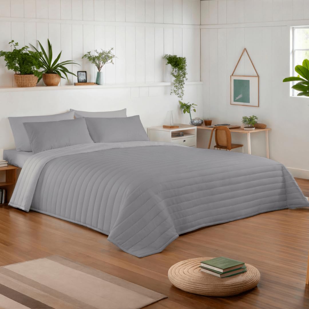 NATURALS - Colcha Bouti Reversible Bicolor | Cama 135/​150 (250x260 cm) | Microfibra Extrasuave | Cubrecama Acolchado a Líneas | Ideal Primavera y Verano | Gris/​Gris Claro