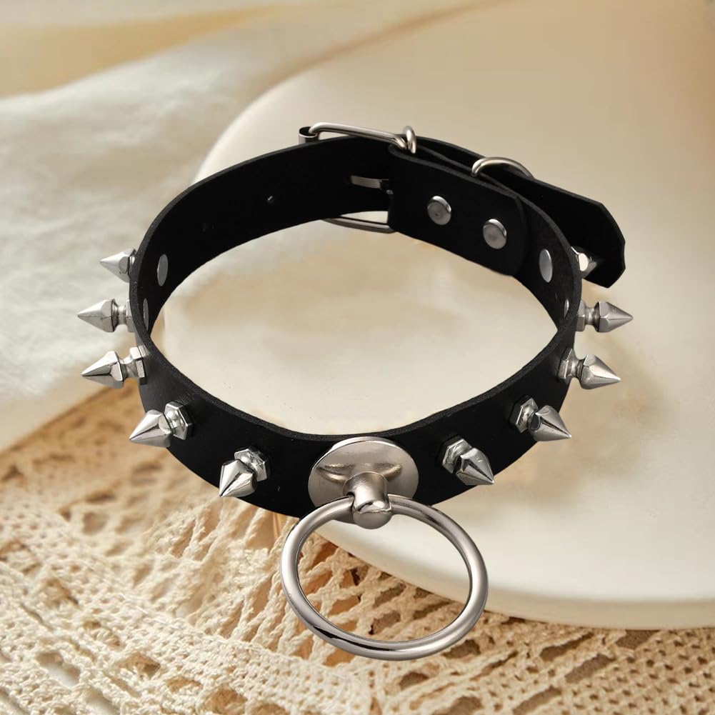 Collier Ras du Cou en Cuir Synthétique avec Pendentif en Forme de O Style Punk Rivets Clous Chaîne Ajustable Style Gothique Noir Style Rock et Motard Idéal pour Un Cadeau d'halloween