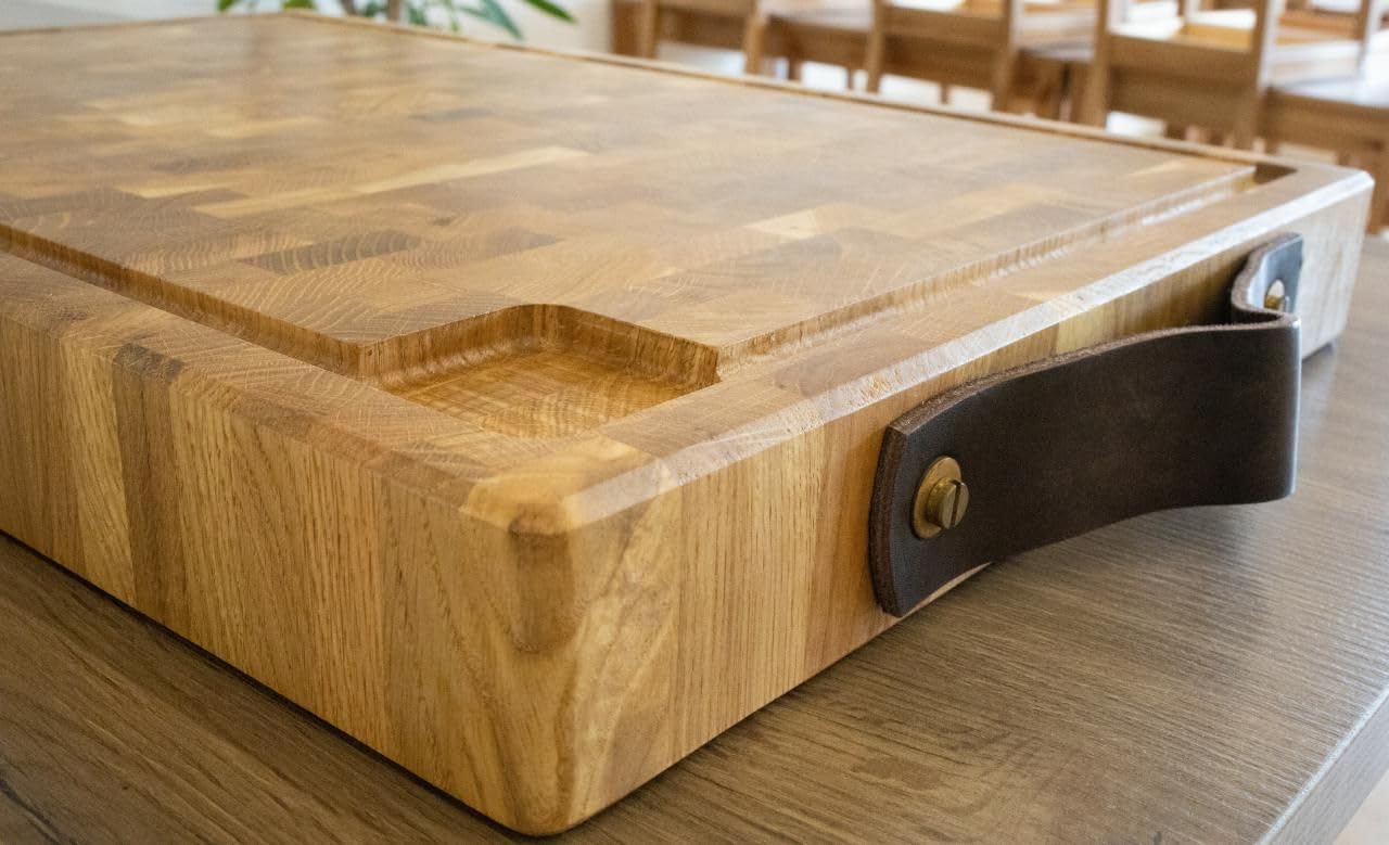 Bigwood Hirnholz Schneidebrett | Hackblock Holz massiv groß | Küchenbrett Eiche Stirnholz | Beidseitig nutzbar mit Saftrinne | 60x40x6cm | 10kg | mit Ledergriffen