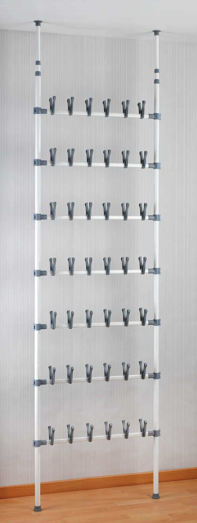 WENKO Teleskop-Schuhregal Atlas, Schuh-Aufbewahrung für 42 Paar Schuhe, teleskopisch ausziehbar von 100 bis 300 cm Höhe, Metall, Weiß-Grau, 300 x 8.5 x 68.5 cm