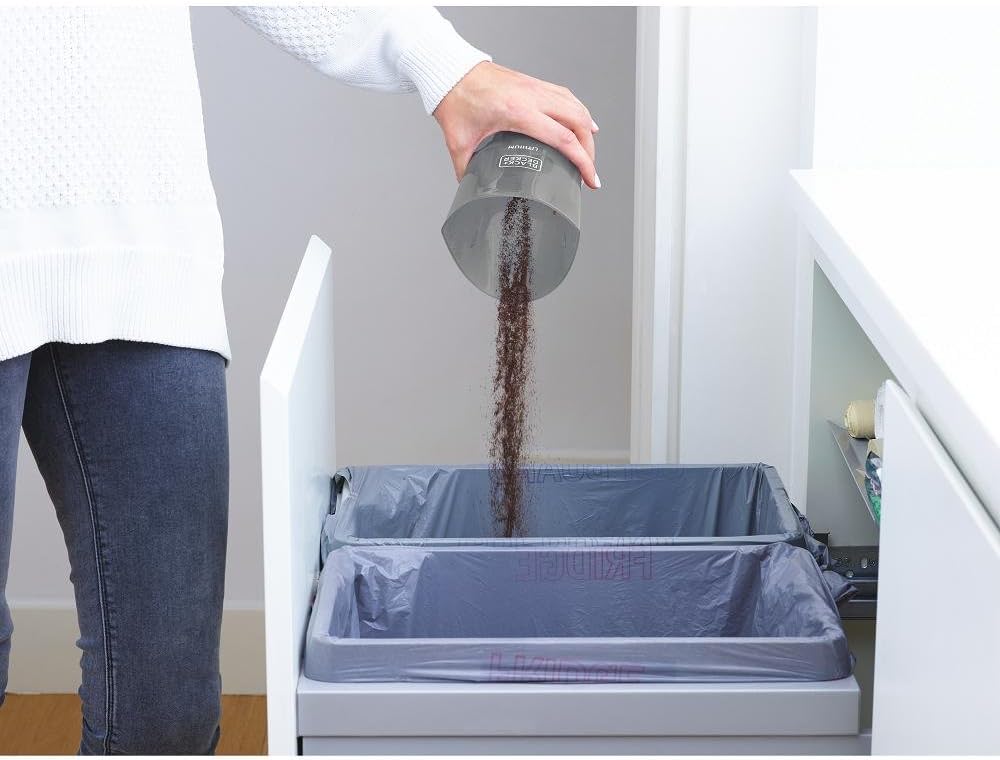 BLACK+DECKER Handheld Vacuum, Cordless, Chili Red (HNV220BCZ26FF)