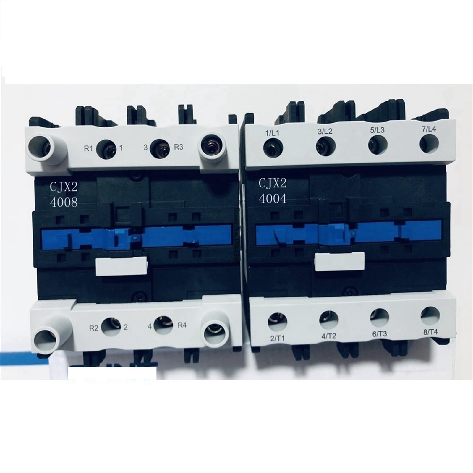 Contacteur CJX2-4008 triphase pour automatiser l'alimentation des machines d'atelier
