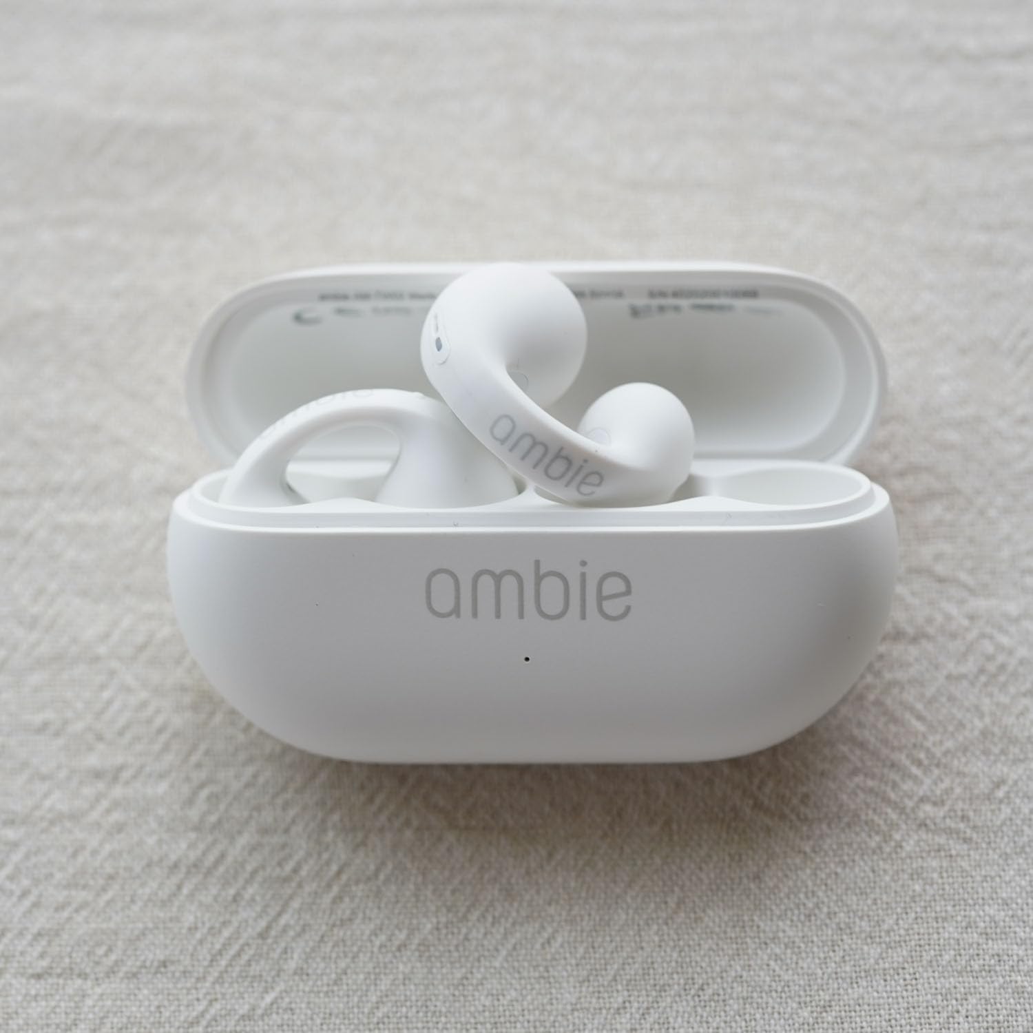 ambie ワイヤレスイヤホン latte ラテ イヤホン「ambie」完全ワイヤレスモデル 「Baby Pink」と「Mocha」新色