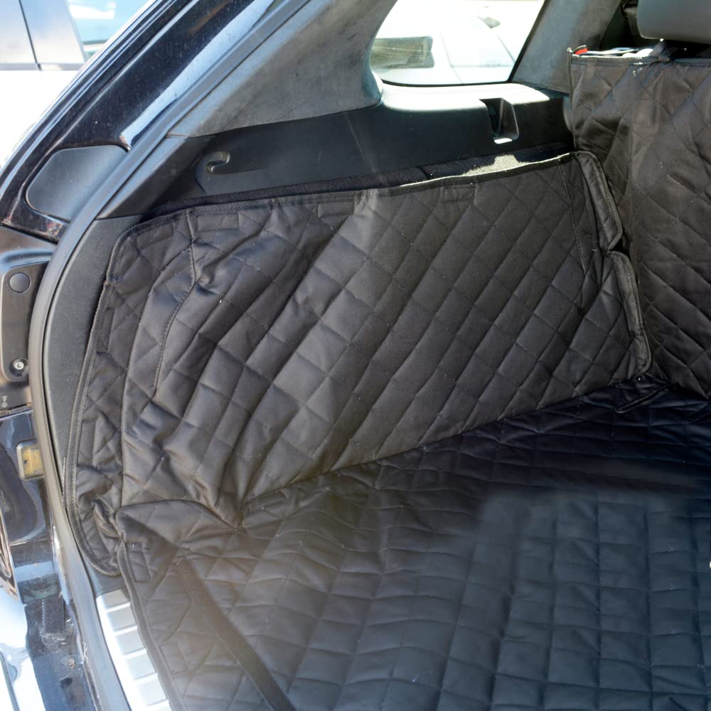 UK Custom Covers QBL631 Tapis de coffre matelassé sur mesure Noir