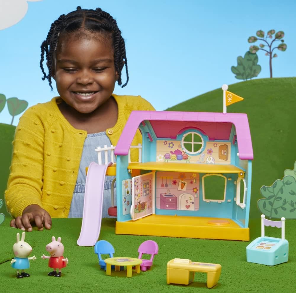 Peppa Pig Peppas Kinder-Clubhaus, Vorschulspielzeug mit Soundeffekten, enthält 2 Figuren und 7 Accessoires, ab 3 Jahren