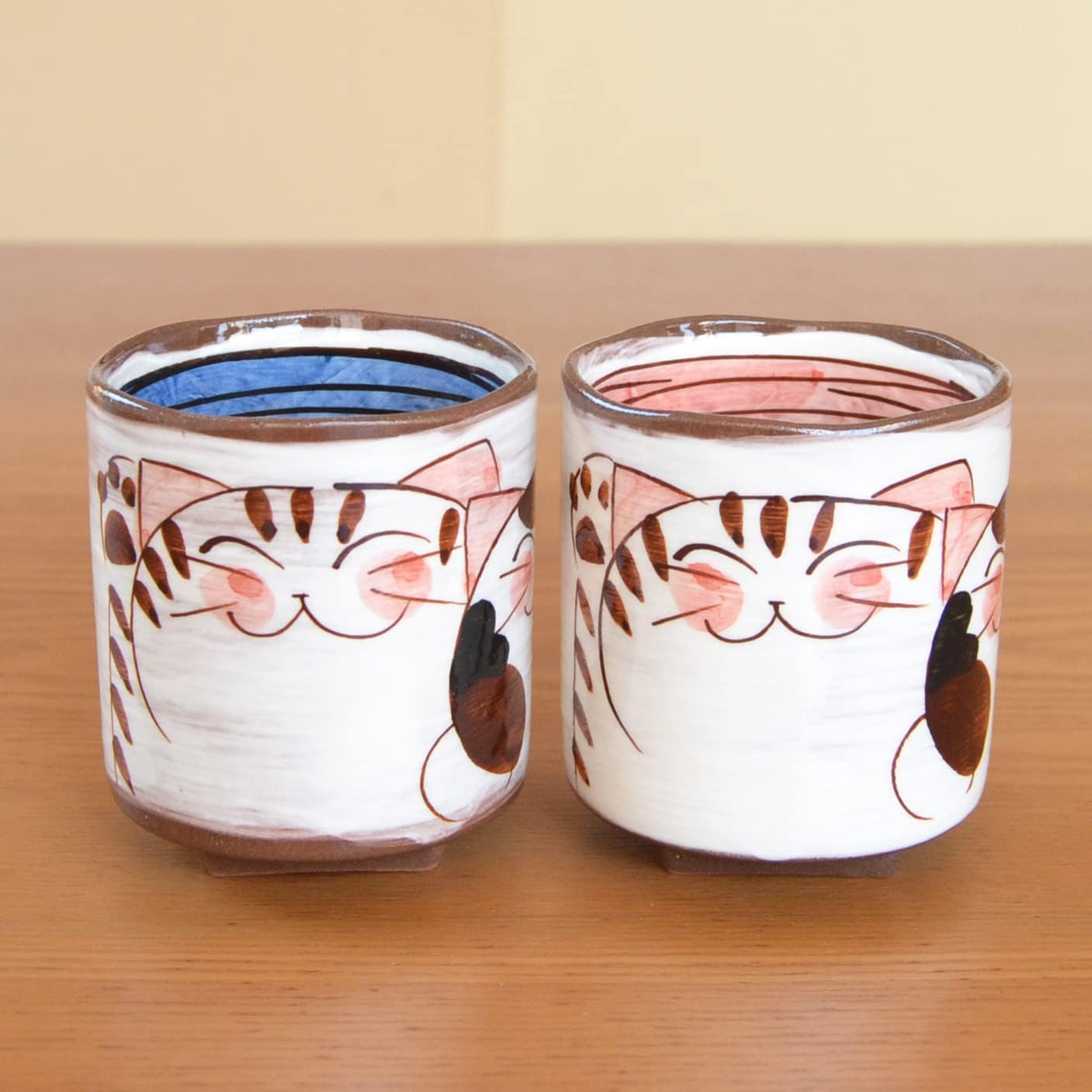 有田焼やきもの市場 Japanese Yunomi Tea Cup for Green Tea set of 2 Arita Imari ware Made in Japan Nakayoshi Neko Three Cats