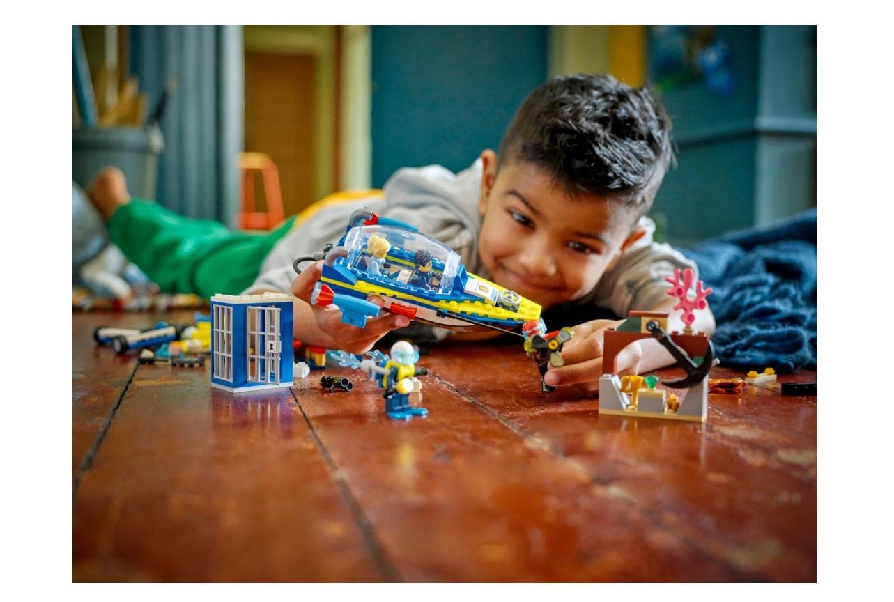 LEGO® City Su Polisi Dedektif Görevleri 60355-6 Yaş ve Üzeri Çocuklar için İnteraktif, Dijital Maceralı Oyuncak Yapım Seti (278 Parça)