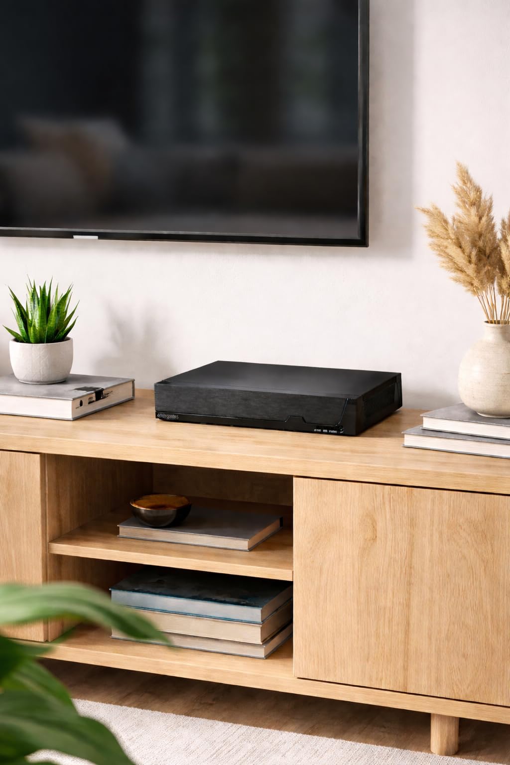 Energeeks - Grabador NVR - 4 Cámaras de Exterior Incluidas - 16 Canales - Disco Duro 1TB - Grabación 24/7 - Conexión RJ45 - Solo Compatibles con Cámaras de Seguridad con Protocolos ONVIF