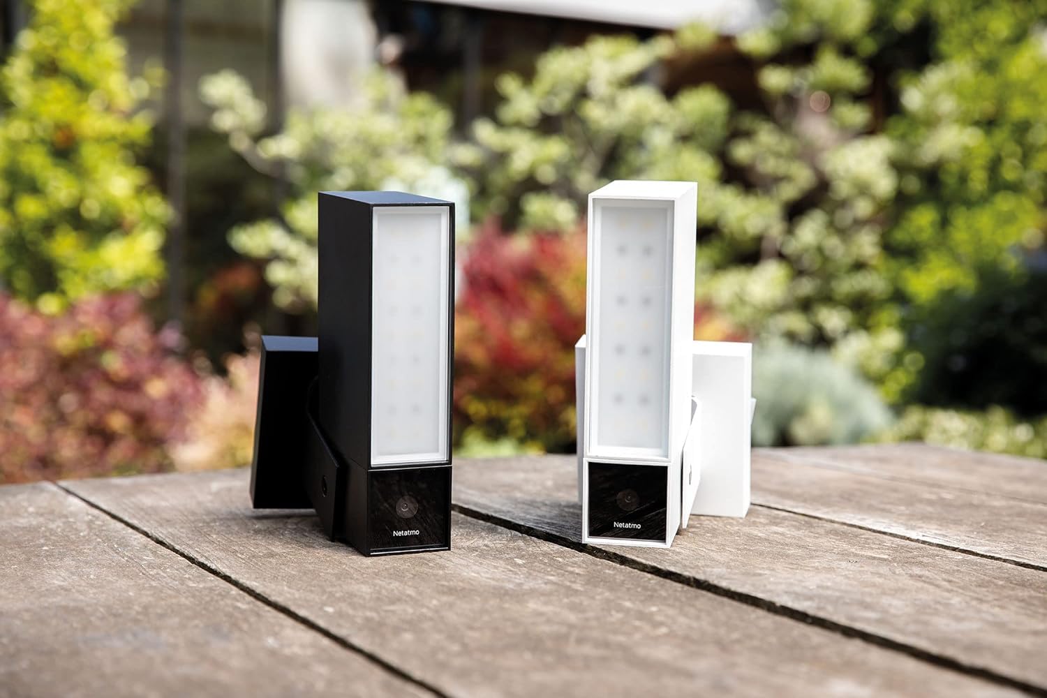 Netatmo Videocamera Esterna di Sorveglianza Intelligente Sirena da 105dB, Wi-Fi, illuminazione integrata, rilevamento dei movimenti, visione notturna, senza abbonamento, bianca, NOC-S-W-IT