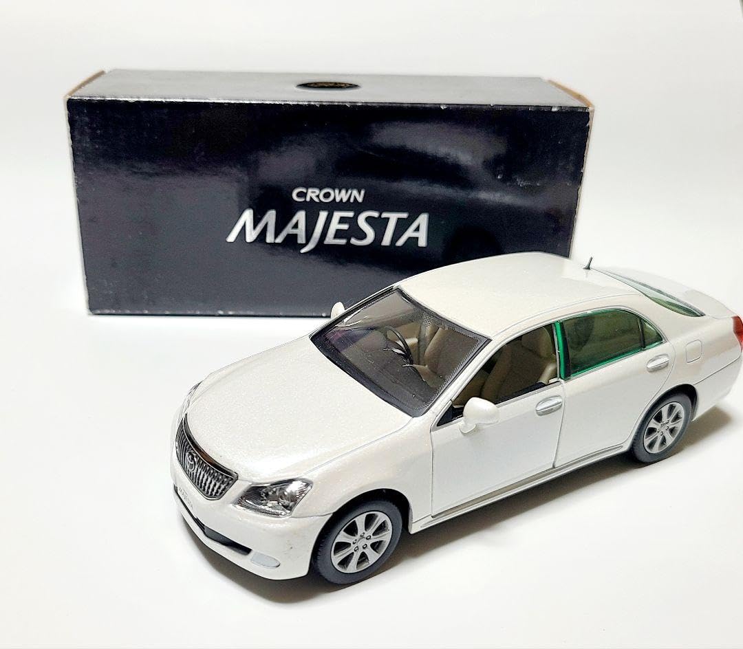 トヨタ 200系クラウンマジェスタ カラーサンプル Amazon.co.jp: トヨタ 200系クラウンマジェスタ カラーサンプル : おもちゃ