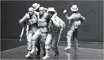 【ご依頼品】　ベトナム戦　アメリカ軍兵士 銃撃戦・米ベトナム戦兵士4体+北ベトナム兵1体 (プラモデル