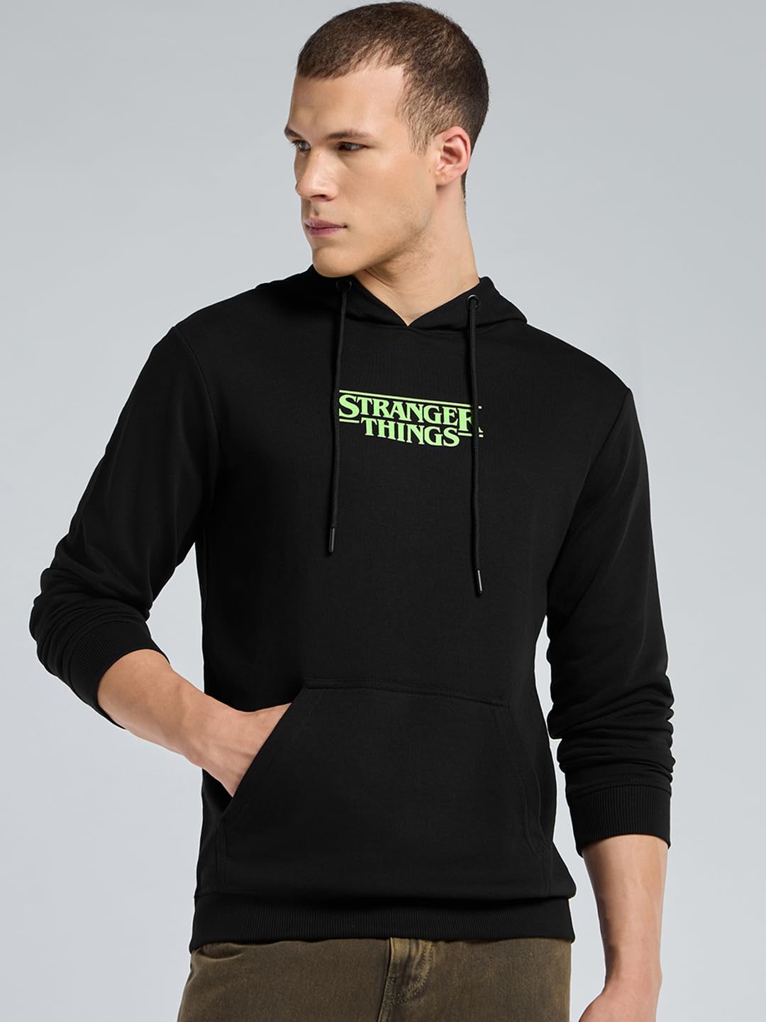 Bewakoof Oficjalna męska bluza z kapturem Stranger Things z nadrukiem graficznym, regularny krój, z długim rękawem, polarowa bluza z kapturem