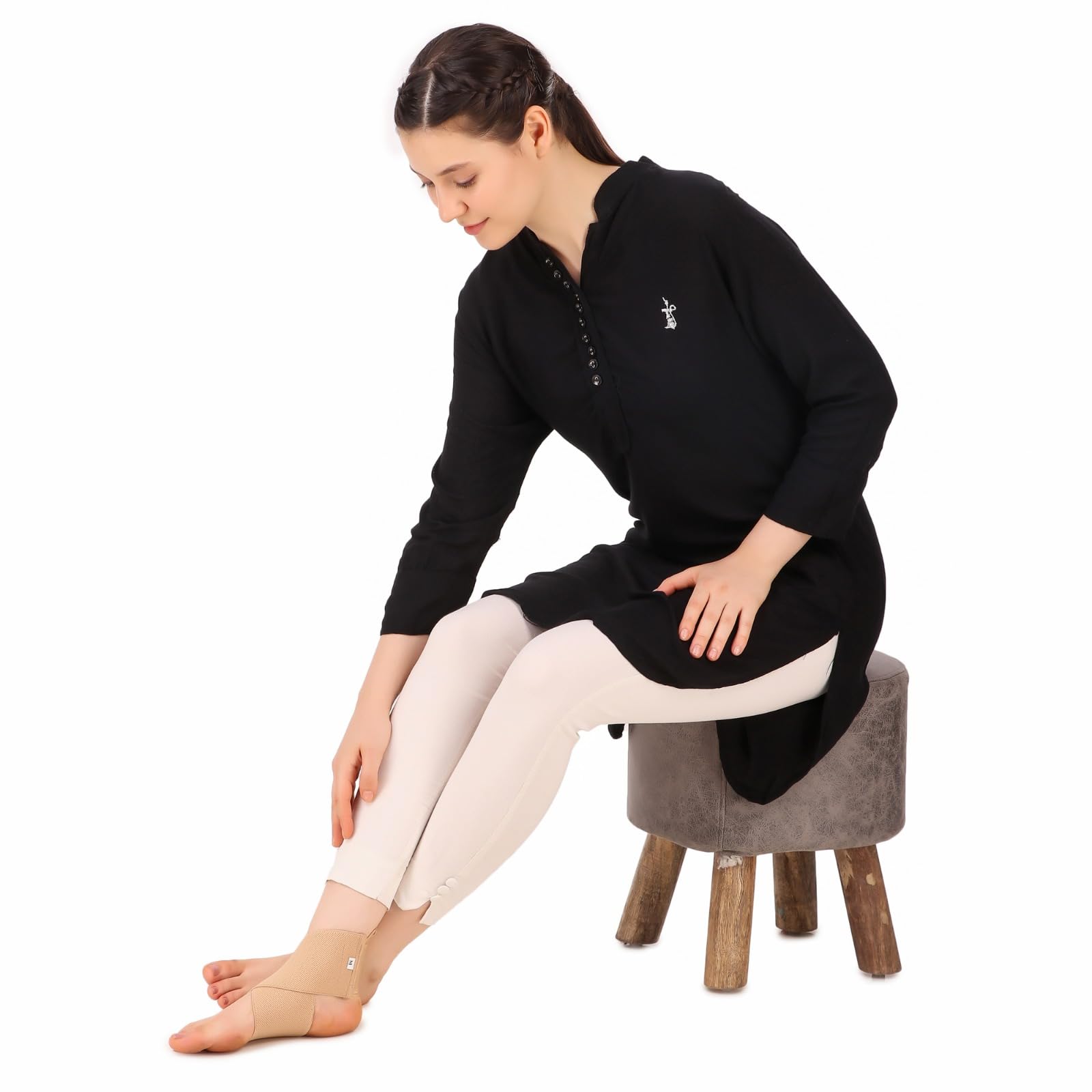 Medilink Ankle Binder - Ankle Wrap - Ankle Band/Brace for ankle support and pain Relief for men women (M) 4