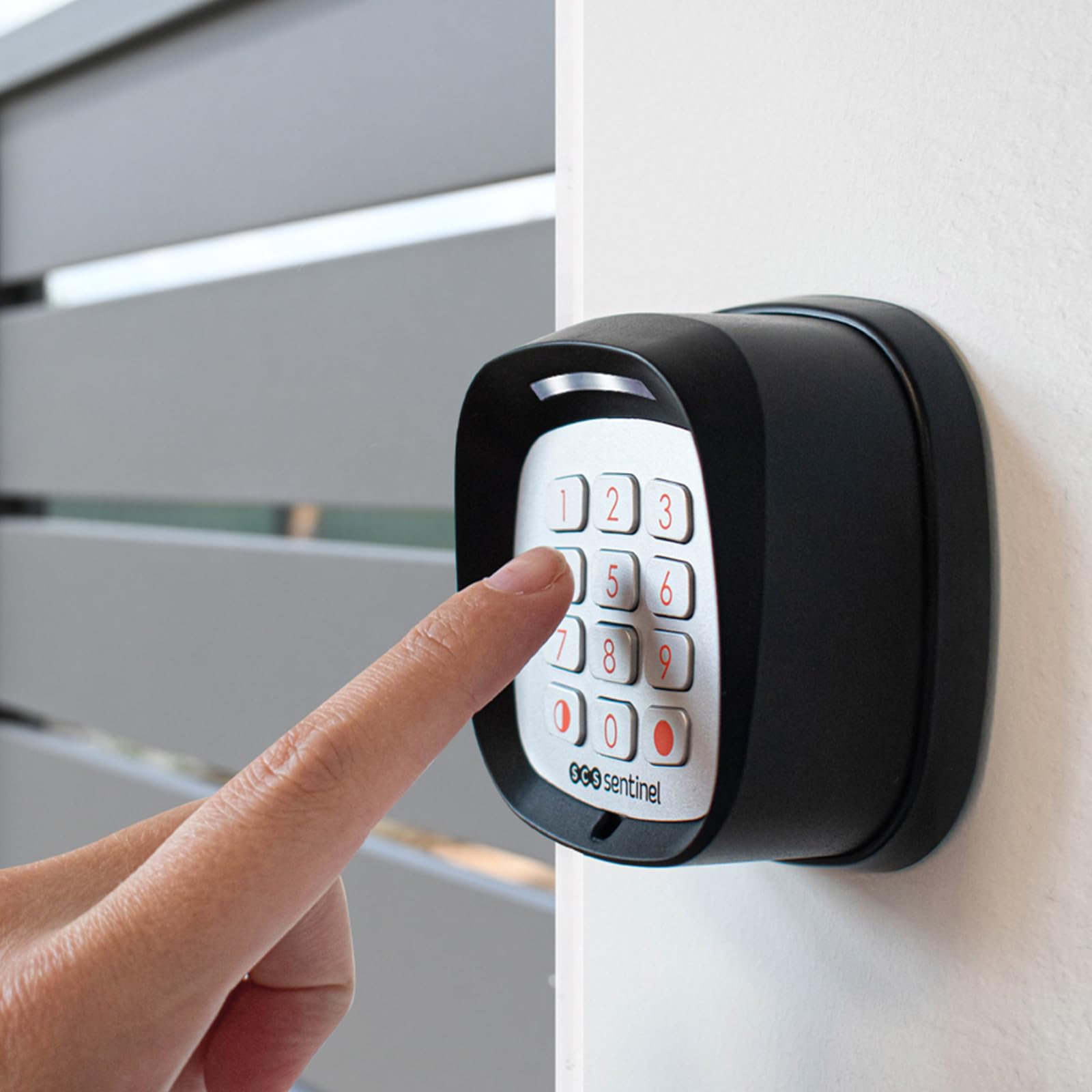 CODEGATE Funk-Codetastatur für Tor – Reichweite 50 m – IP55 – AAA0045 | Ausschließlich mit SCS Sentinel Torantrieben kompatibel – Gesamt- und Teilöffnung – Kabellose Installation